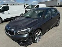 Szary Używany 2020 BMW 118 Hatchback | 39 900 zł