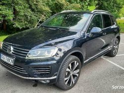 Granatowy Używany 2017 VW Touareg R-line SUV | 110 900 zł