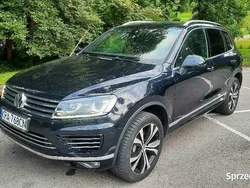 Granatowy Używany 2017 VW Touareg R-line SUV | 110 900 zł (Super Cena)