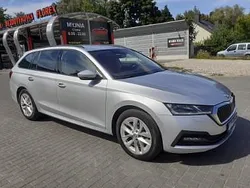 Srebrny Używany 2021 Skoda Octavia Kombi | 82 700 zł (Dość drogi)