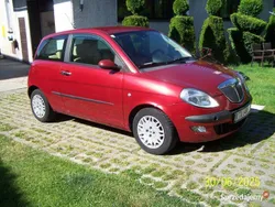 Bordowy Używany 2006 Lancia Ypsilon Hatchback | 6900 zł