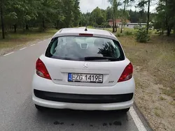 Biały Używany 2011 Peugeot 207 Hatchback | 8799 zł (Uczciwa cena)