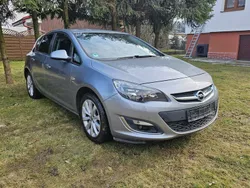 Srebrny (metalik) Używany 2013 Opel Astra Hatchback | 28 900 zł (Dobra cena)