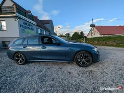 Niebieski Używany 2024 BMW 330 Shadowline Kombi | 166 900 zł