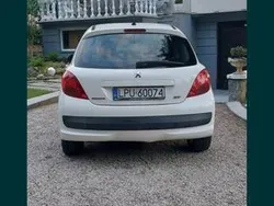 Biały Używany 2008 Peugeot 207 Hatchback | 10 000 zł (Drogi)