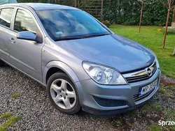 Szary Używany 2007 Opel Astra Hatchback | 9900 zł (Uczciwa cena)