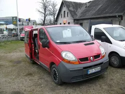 Czerwony Używany 2003 Renault Trafic Van | 13 900 zł