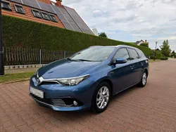 Niebieski (metalik) Używany 2017 Toyota Auris Hybrid Kombi | 49 900 zł (Dobra cena)