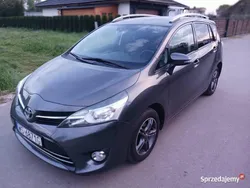 Szary Używany 2016 Toyota Verso Minivan | 54 900 zł