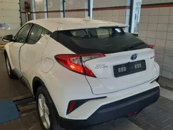 Używany 2019 Toyota C-HR SUV | 63 000 zł (Uczciwa cena)