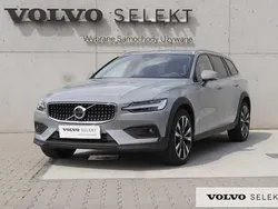 Szary Używany 2024 Volvo V60 CC Kombi | 199 900 zł (Uczciwa cena)