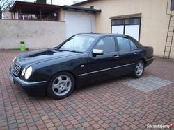 Grafitowy Używany 1998 Mercedes E290 Avantgarde Sedan/Limuzyna | 12 500 zł