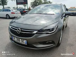 Grafitowy (metalik) Używany 2017 Opel Astra Sedan/Limuzyna | 33 800 zł (Uczciwa cena)