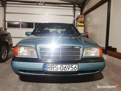 Niebieski Używany 1993 Mercedes C250 Sedan/Limuzyna | 6000 zł