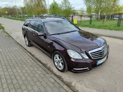 Brązowy Używany 2012 Mercedes E350 Sedan/Limuzyna | 66 900 zł (Dość drogi)