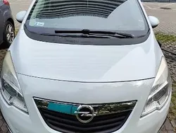 Biały Używany 2013 Opel Meriva Minivan | 19 000 zł