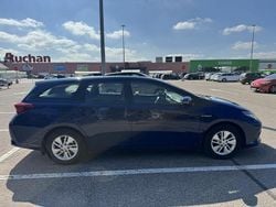 Niebieski Używany 2017 Toyota Auris Kombi | 54 900 zł (Uczciwa cena)