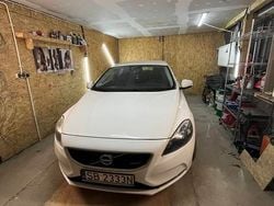 Biały Używany 2013 Volvo V40 Hatchback | 34 500 zł (Uczciwa cena)