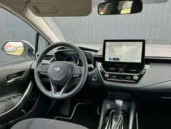 Srebrny (metalik) Nowe 2024 Toyota Corolla Comfort Sedan/Limuzyna | 116 900 zł