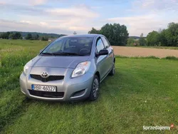 Szary Używany 2009 Toyota Yaris Hatchback | 18 900 zł (Dość drogi)
