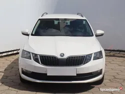 Biały Używany 2017 Skoda Octavia Kombi | 44 999 zł (Uczciwa cena)