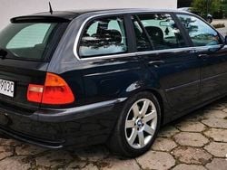 Czarny Używany 2004 BMW 330 Sedan/Limuzyna | 13 900 zł