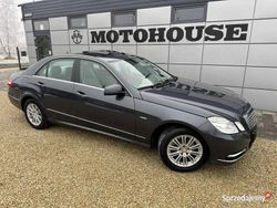Szary Używany 2011 Mercedes E200 Elegance Sedan/Limuzyna | 45 900 zł