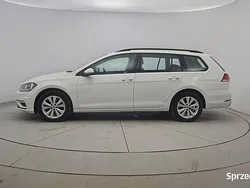 Biały Używany 2020 VW Golf VII Kombi | 42 900 zł (Uczciwa cena)