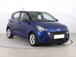 Niebieski Używany 2020 Hyundai i10 Hatchback | 42 999 zł