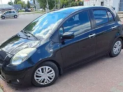 Czarny Używany 2010 Toyota Yaris Sedan/Limuzyna | 13 000 zł (Drogi)