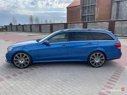 Niebieski Używany 2014 Mercedes E200 Kombi | 39 900 zł (Uczciwa cena)