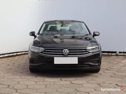 Brązowy Używany 2020 VW Passat Sedan/Limuzyna | 60 999 zł (Uczciwa cena)