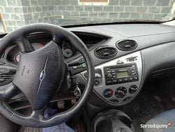Srebrny Używany 2001 Ford Focus Hatchback | 950 zł (Dobra cena)