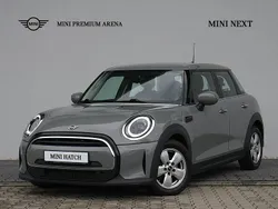 Szary (metalik) Używany 2021 Mini Cooper Hatchback | 69 900 zł (Uczciwa cena)