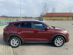 Czerwony Używany 2019 Hyundai Tucson SUV | 76 000 zł (Dobra cena)