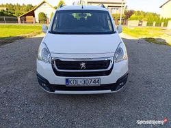 Biały Używany 2016 Peugeot TePee Minivan | 30 900 zł