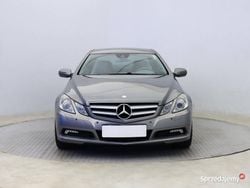 Szary Używany 2009 Mercedes E250 Coupe | 30 000 zł