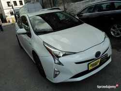 Biały (metalik, perła) Używany 2018 Toyota Prius Hatchback | 68 000 zł