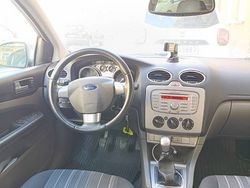 Niebieski Używany 2009 Ford Focus Hatchback | 130 000 zł