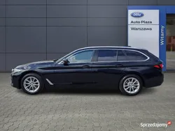Czarny (metalik) Używany 2023 BMW 520 Kombi | 179 900 zł
