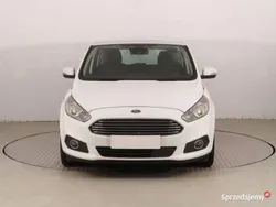 Biały Używany 2015 Ford S-MAX S Minivan | 48 499 zł (Uczciwa cena)