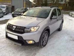 Srebrny (metalik) Używany 2017 Dacia Sandero Stepway Hatchback | 34 900 zł (Uczciwa cena)