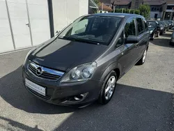 Szary Używany 2011 Opel Zafira Minivan | 15 900 zł (Super Cena)