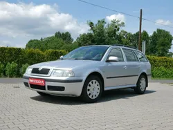Srebrny Używany 2010 Skoda Octavia Kombi | 6900 zł (Dobra cena)