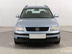Niebieski Używany 1998 VW Passat Kombi | 11 999 zł