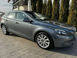 Szary (metalik) Używany 2016 Volvo V40 Kombi | 49 500 zł (Dobra cena)