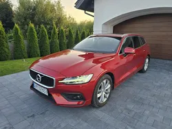 Czerwony Używany 2019 Volvo V60 Kombi | 75 900 zł (Uczciwa cena)