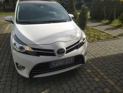 Biały Używany 2014 Toyota Verso Minivan | 42 000 zł (Drogi)