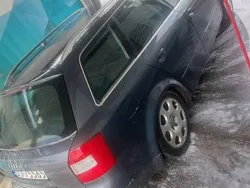 Czarny Używany 2004 Audi A4 Kombi | 8500 zł