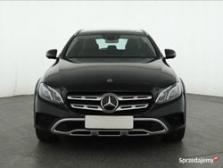 Czarny Używany 2019 Mercedes E400 Kombi | 139 000 zł